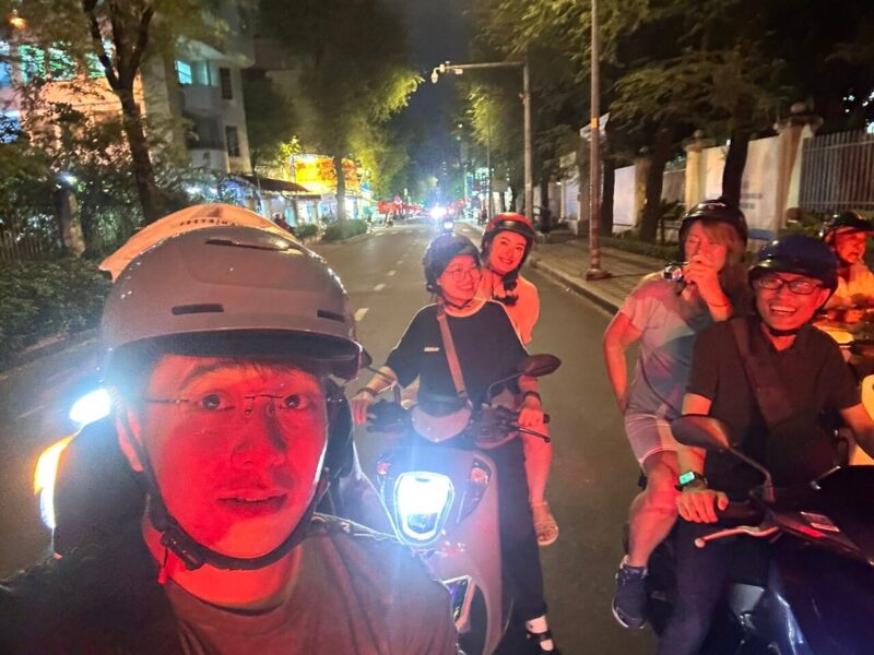 STREET FOOD TOUR BY NIGHT