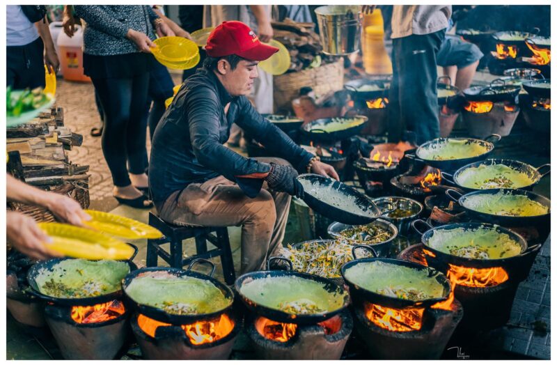 STREET FOOD TOUR BY NIGHT