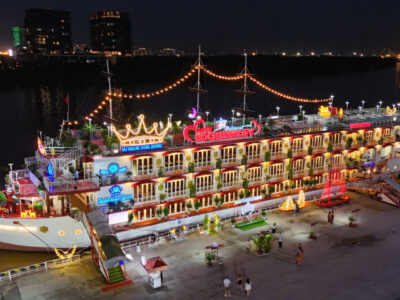 DINNER CRUISE ALONG SAIGON RIVER W. IN // W.OUT WATER PUPPET SHOW