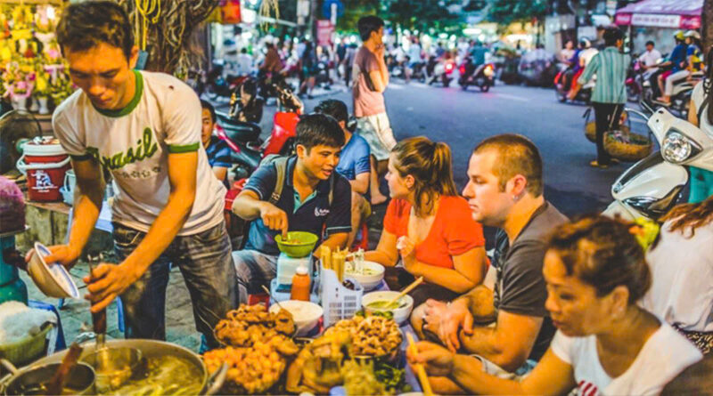 STREET FOOD TOUR BY NIGHT