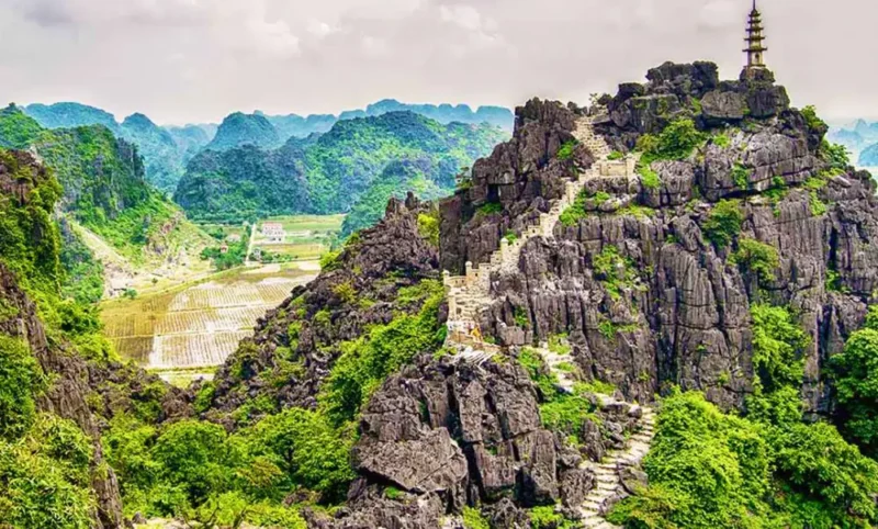 SAI GON - HA NOI – HALONG BAY – NINH BINH - SAI GON - 4 DAYS -3 NIGHT