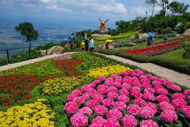 TAY NINH - BA DEN MOUNTAIN - CAO DAI TEMPLE
